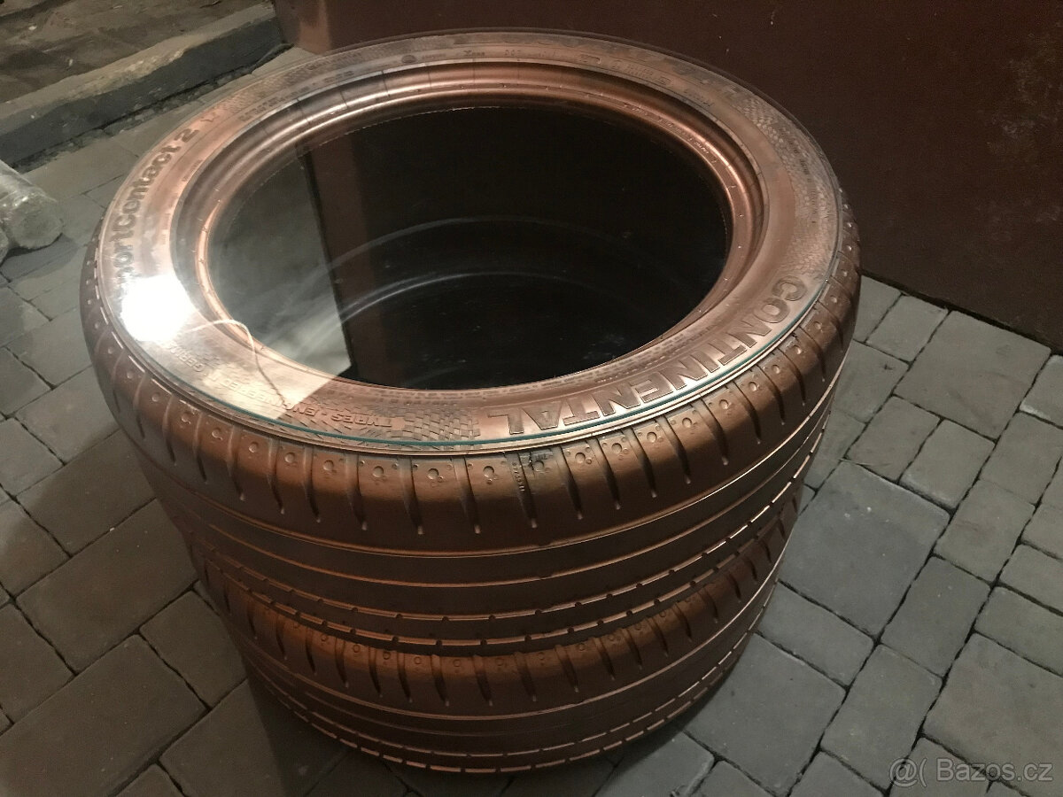 Stolek z pneumatik - 2