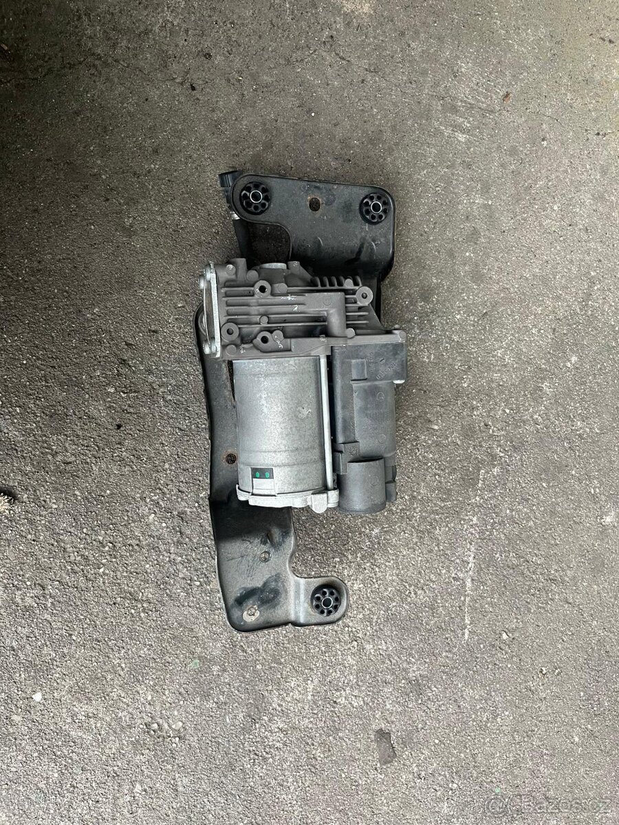 Kompresor podvozku BMW x5 E70 - 2