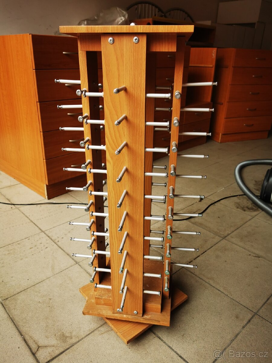 Stojan na brýle - 2