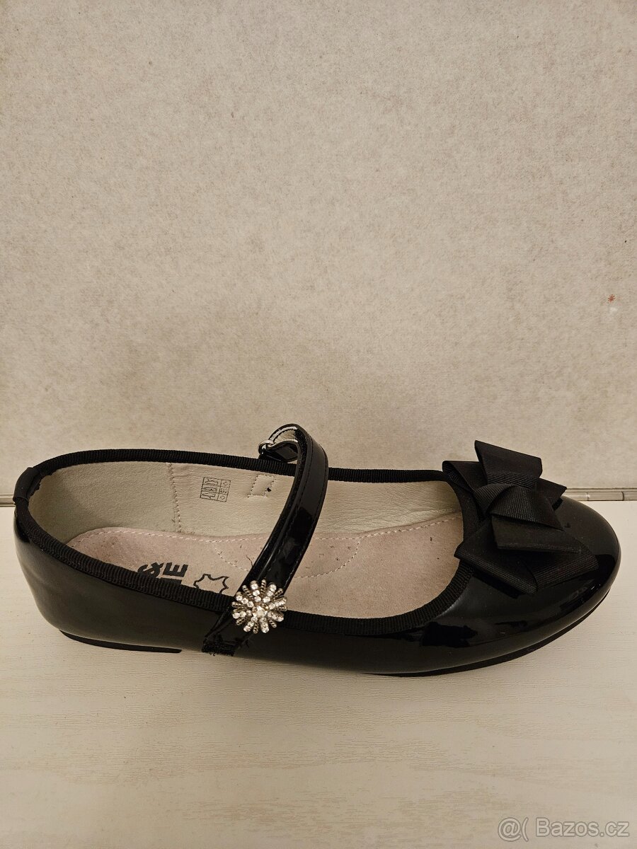 Baleríny s páskem vel.36 - 2