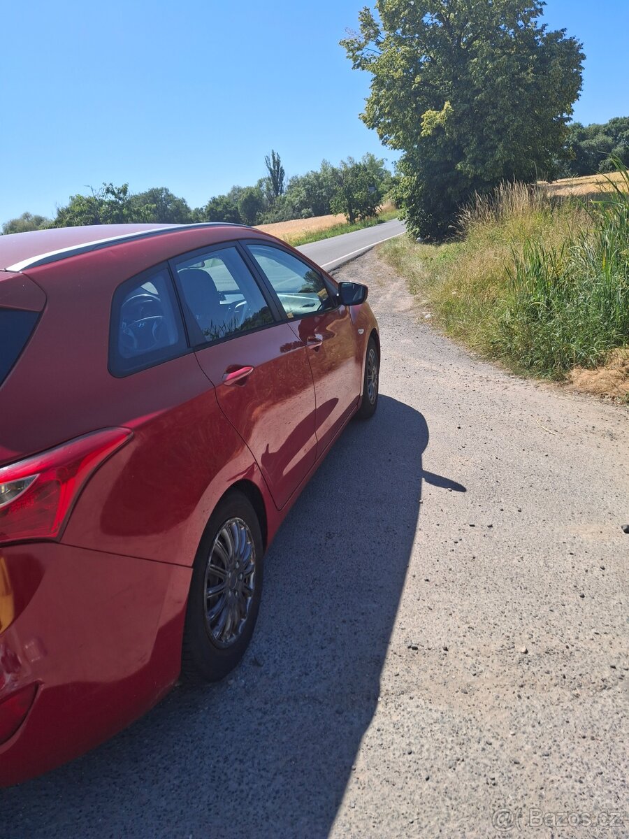 Prodam Hyundai i30 KOMBI - 2