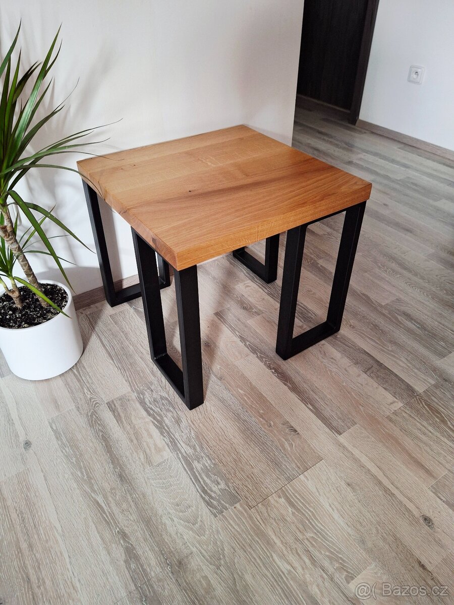 Dubový moderní stolek - 2