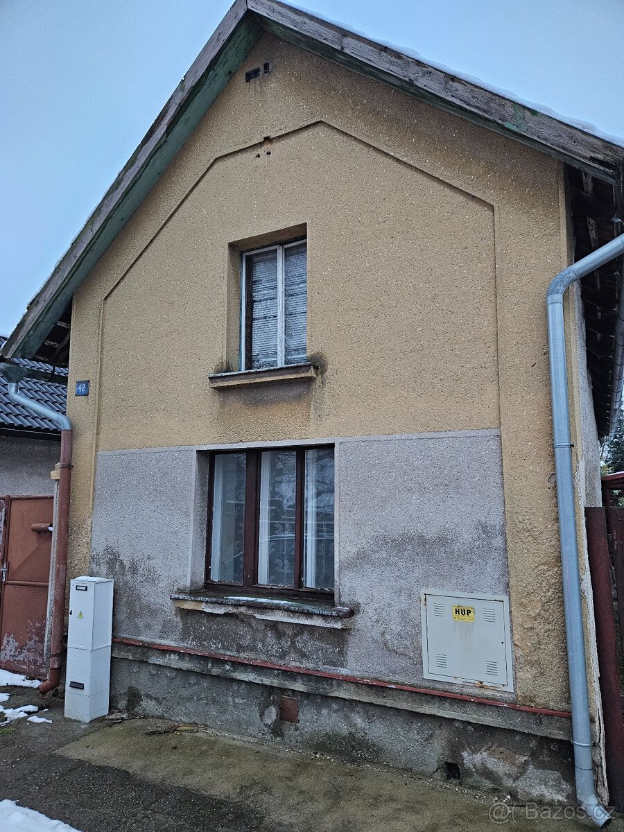 Prodej podílu 2/3 rodinného domu v Hostíně u Vojkovic - ideá - 2