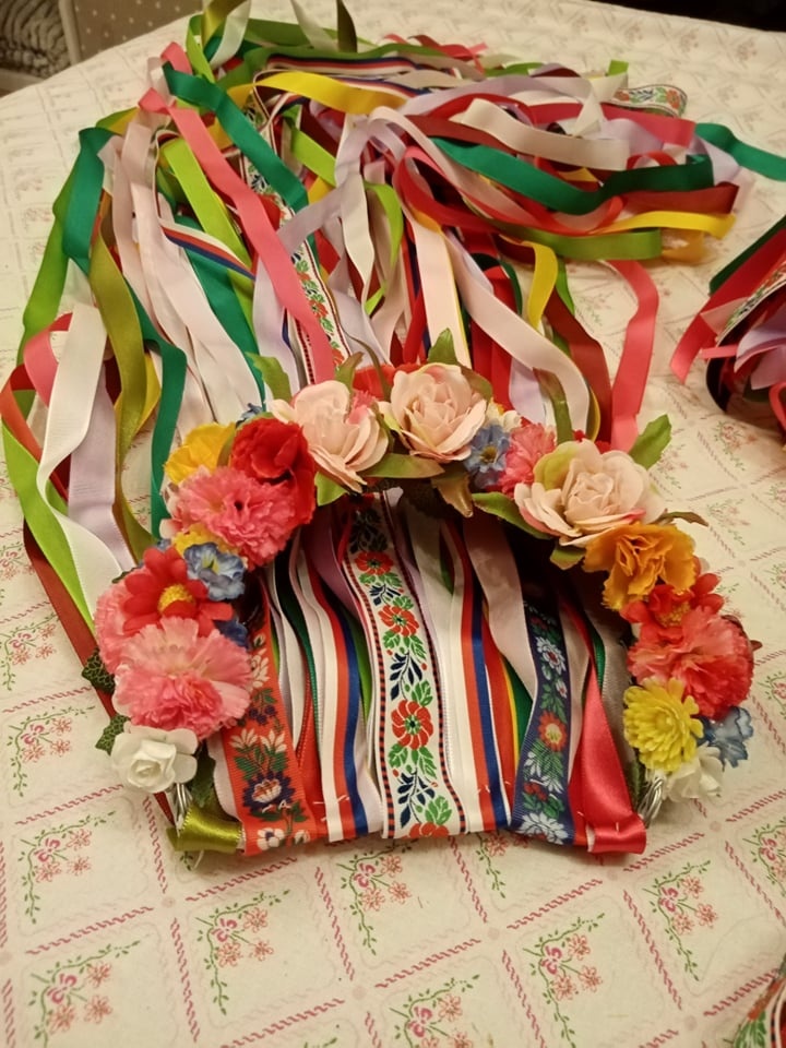 Věneček a právo ke kroji +ozdoba na juchačku - 2