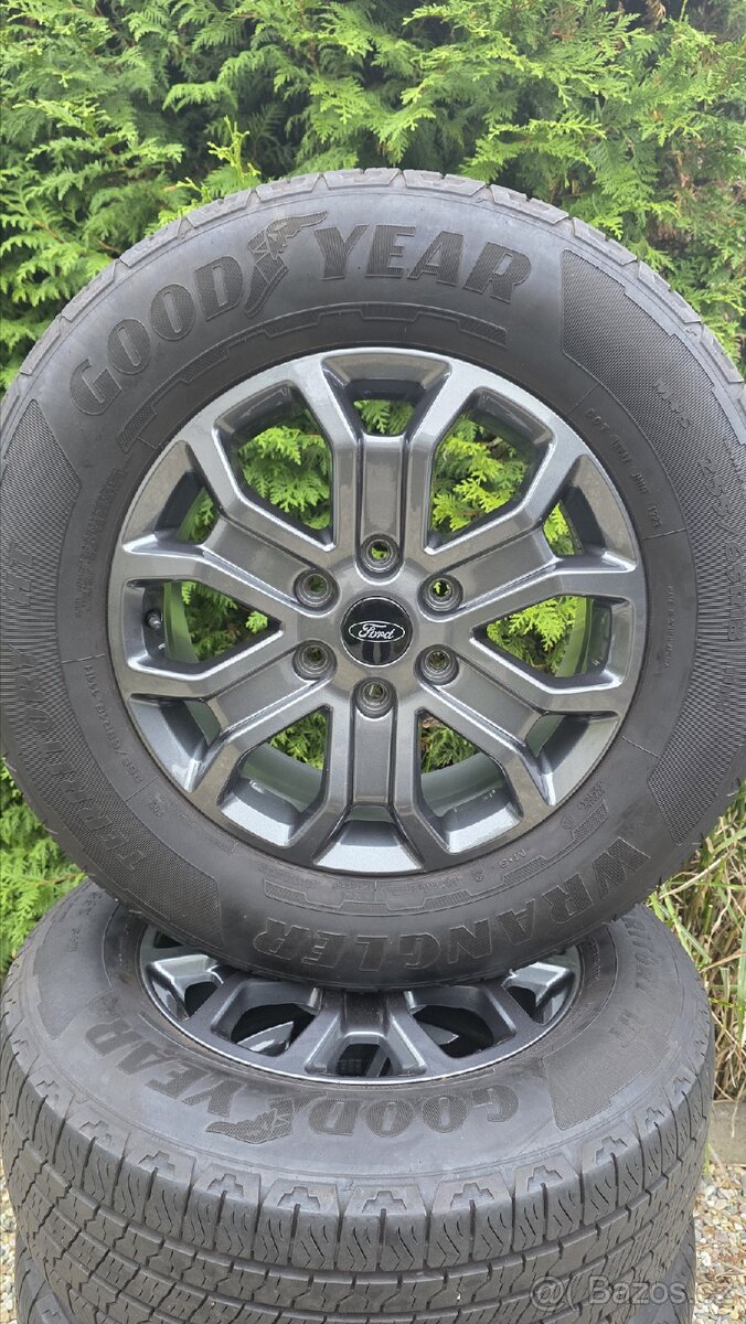 Ford Ranger R18 zánovní sada - 2