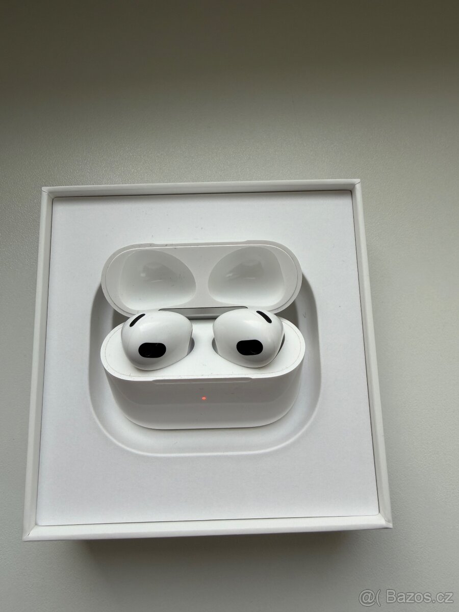 Apple AirPods (3. generace) + pouzdrem Lightning a kryt - 2
