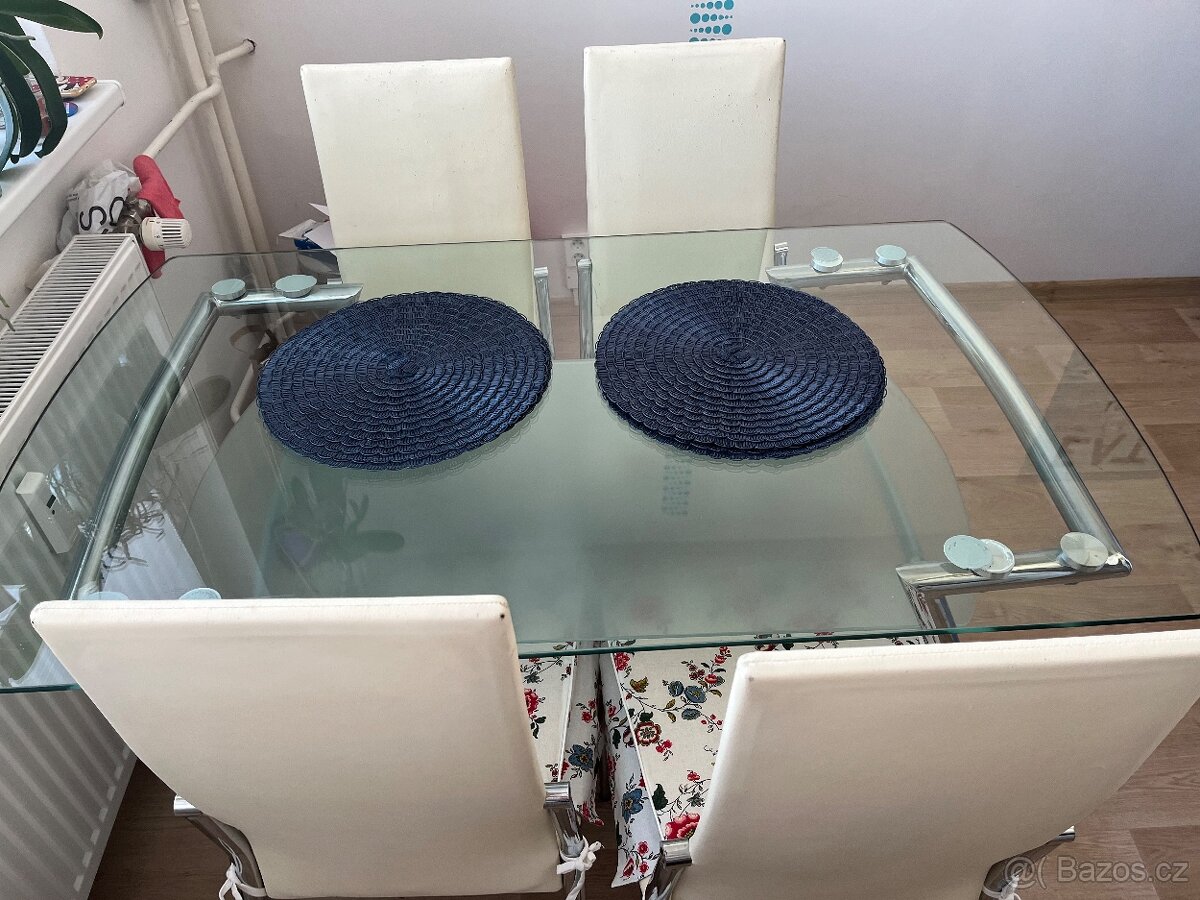 Nadčasový skleněný stůl 300 kč + odvoz nutný - 2