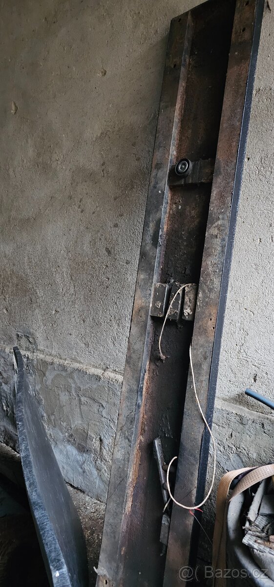 Dvousloupovy zvedak 2.5t - 2