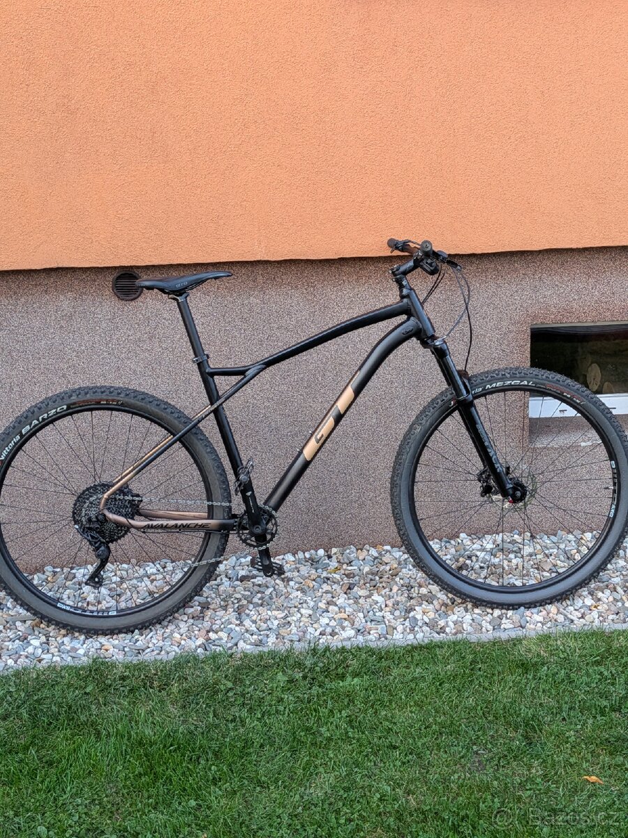 Horské kolo GT Avalanche Elite - 2