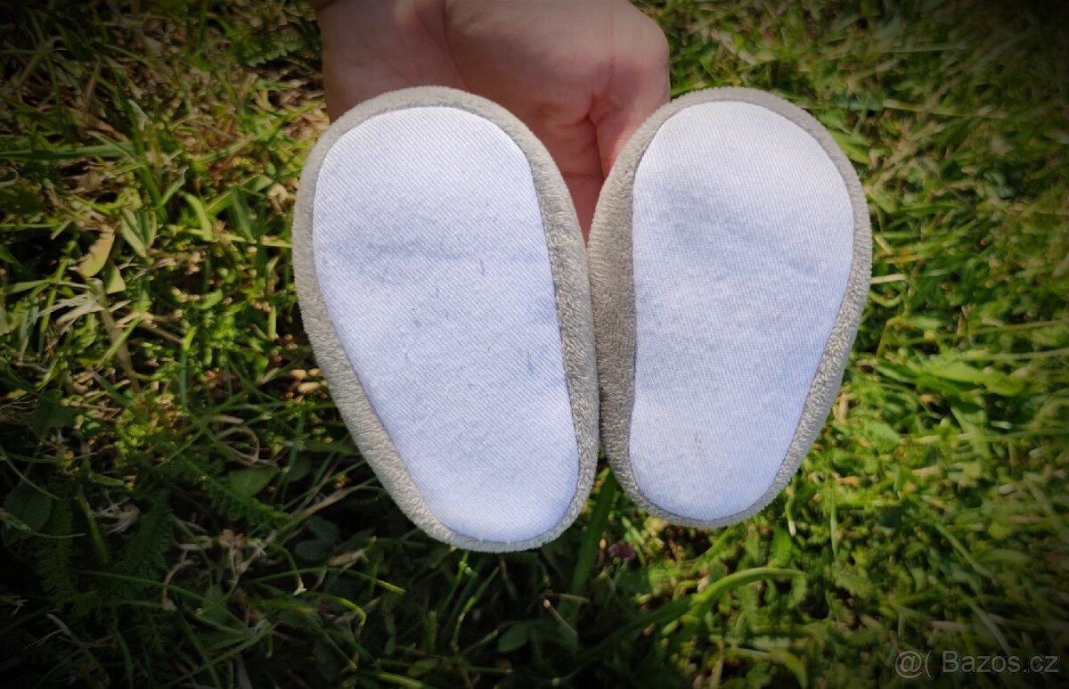 Zimní teplé capáčky velikost 1-3 měsíce - 2