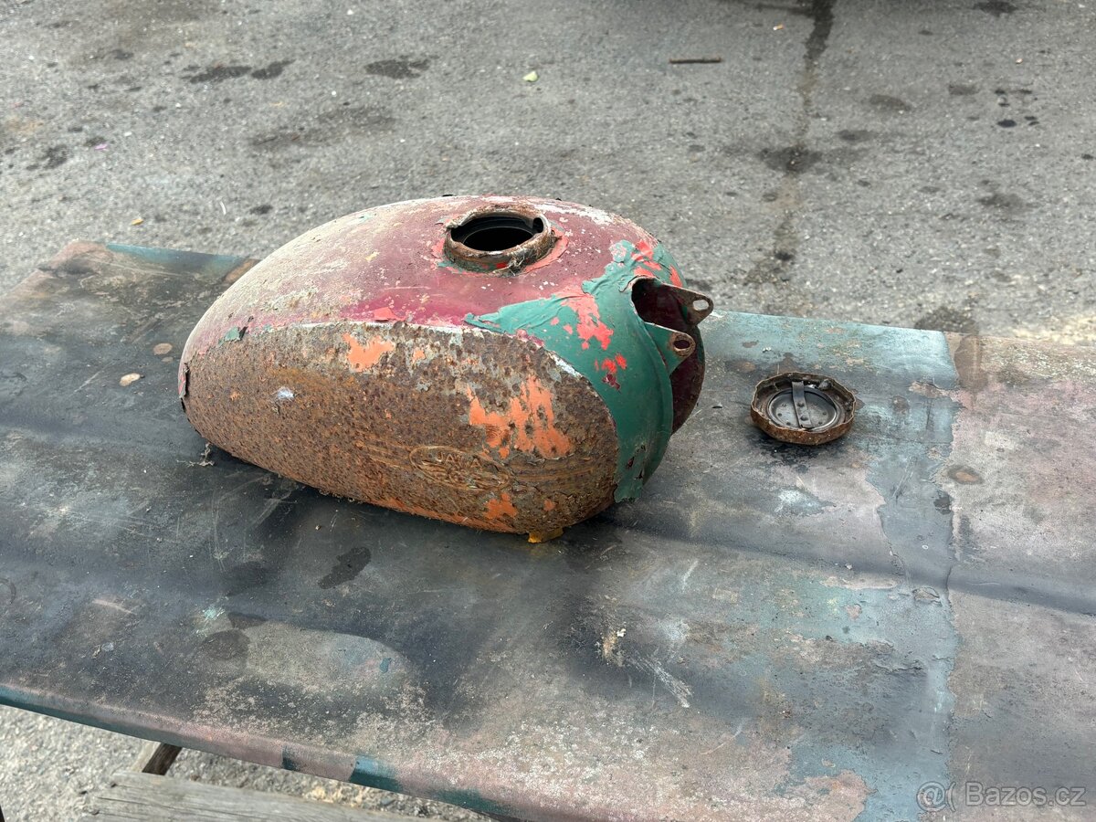 Nádrž jawa 175/356 kývačka, vnitřek jak nový - 2