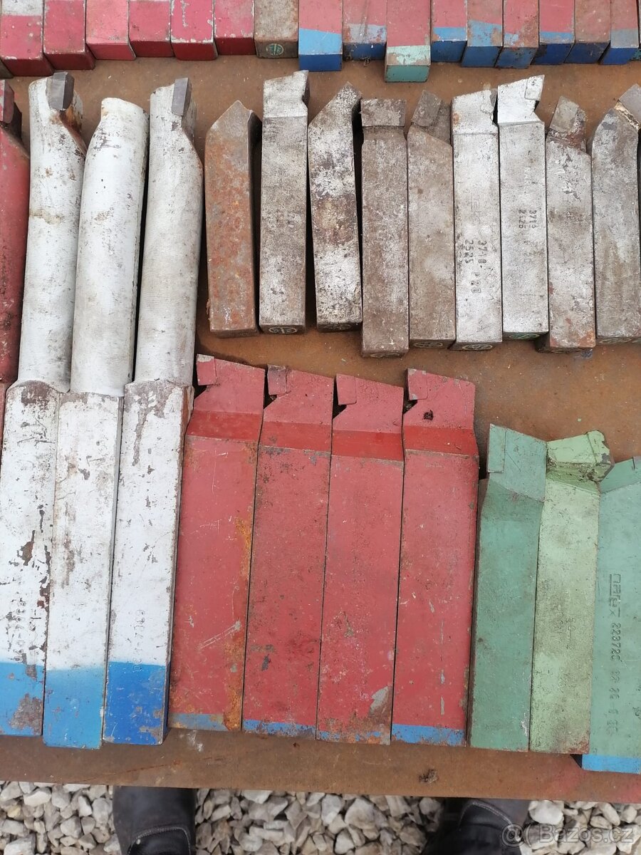 Soustružnické nože - 2