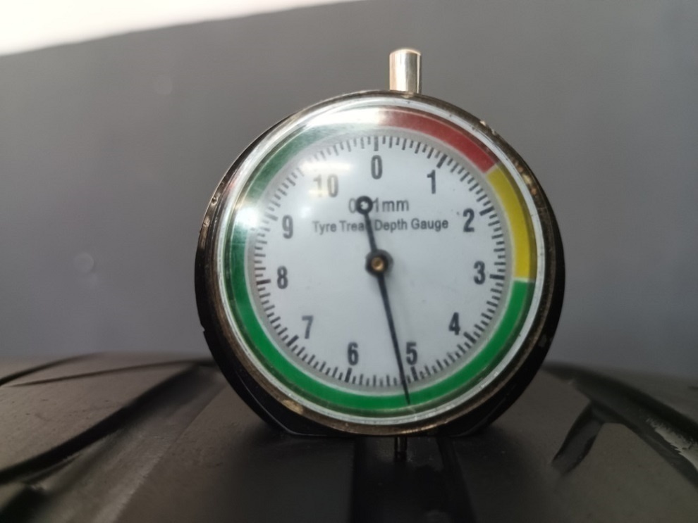 245/35 R18 BRIDGESTONE (0714) - 2