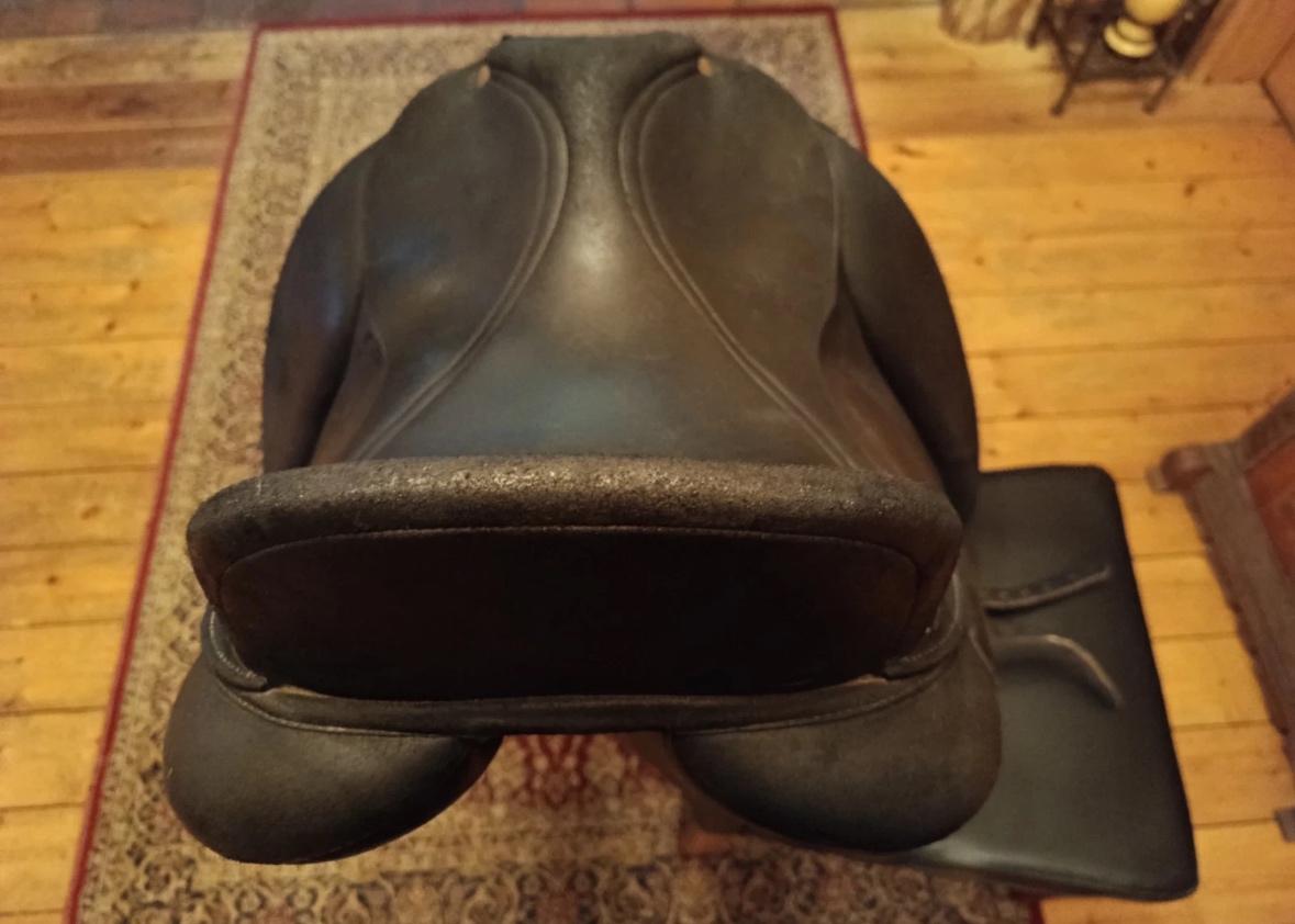 Drezurní sedlo Wintec Isabell werth 17,5” - 2