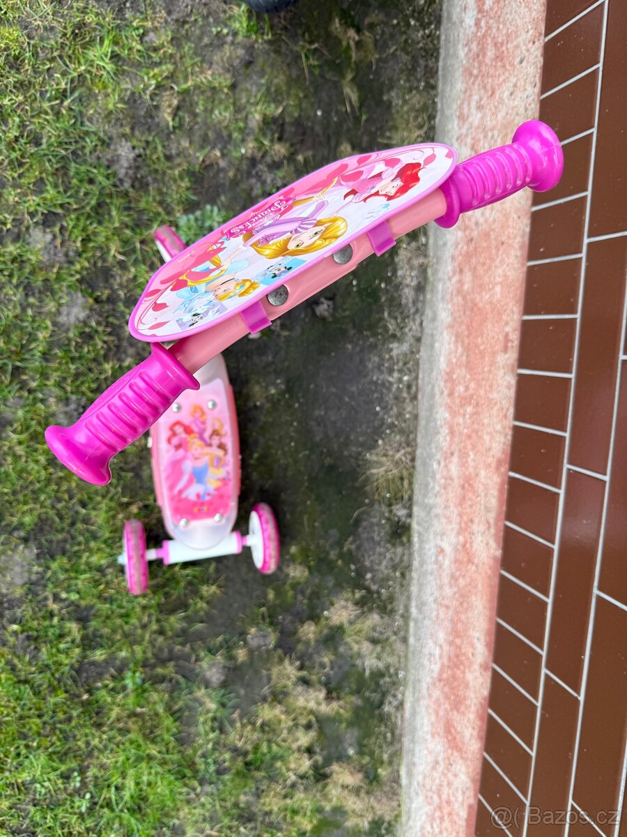 Koloběžka s princeznami - 2