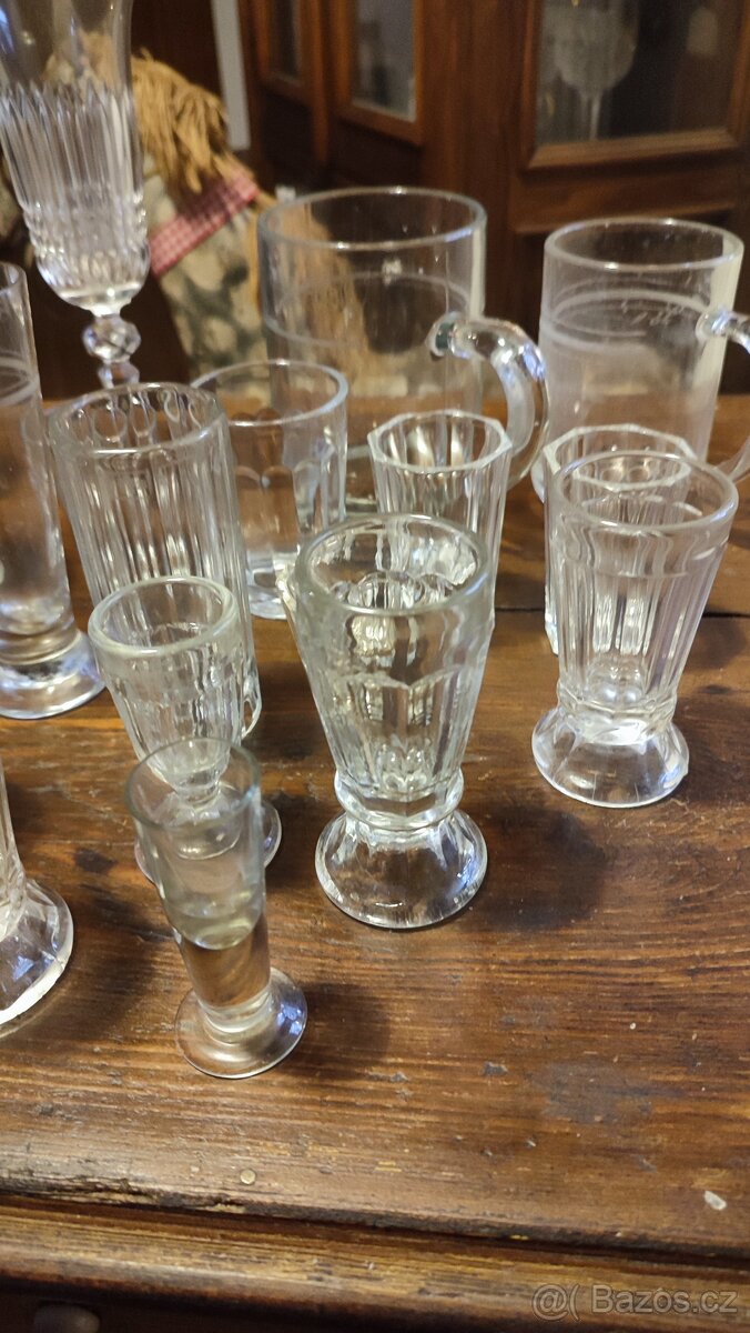 Sklo starožitné - 2