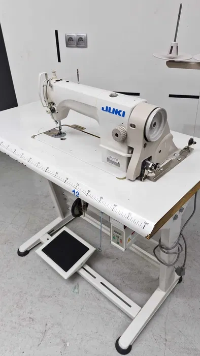 Průmyslový šicí stroj Juki DDL 8700 - 2