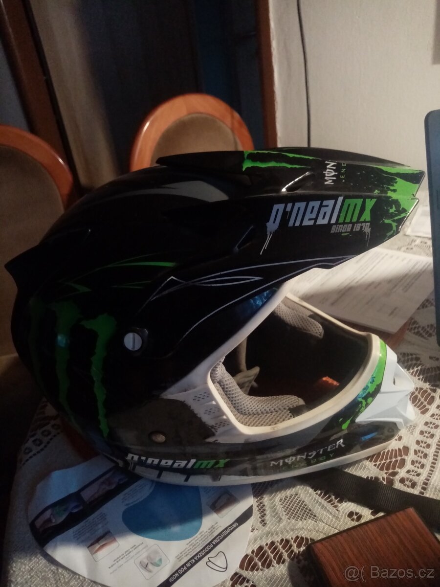 Přilba monster - 2