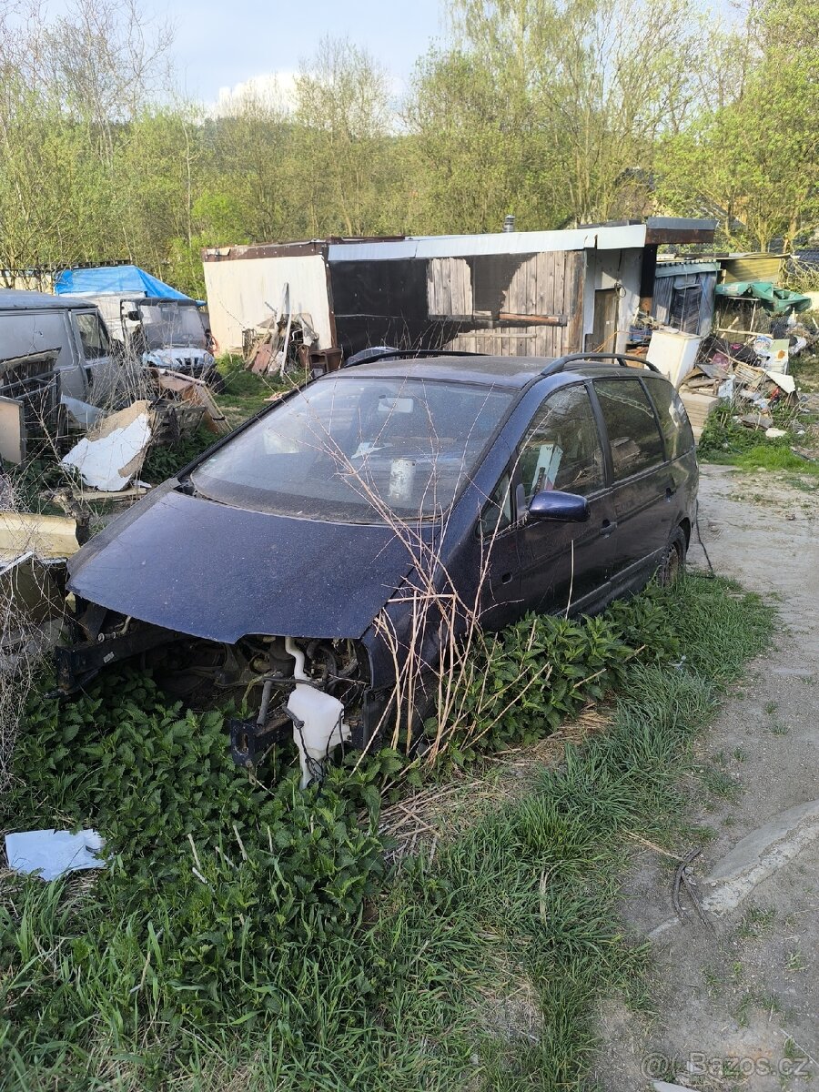 WV Sharan na díly bez motoru - 2