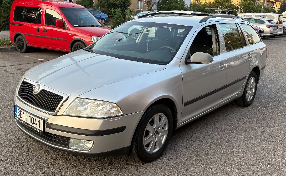 ŠKODA OCTAVIA 1.6 MPI COMBI - 2