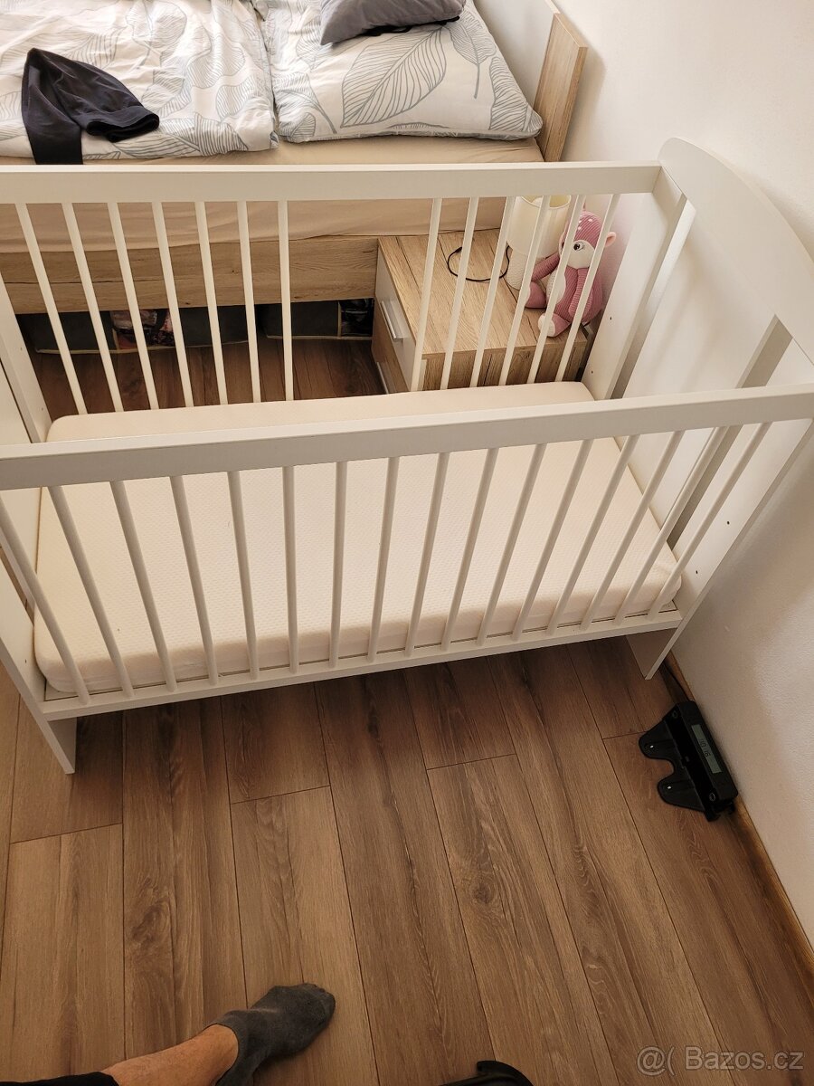 Dětská postýlka s matrací - 2