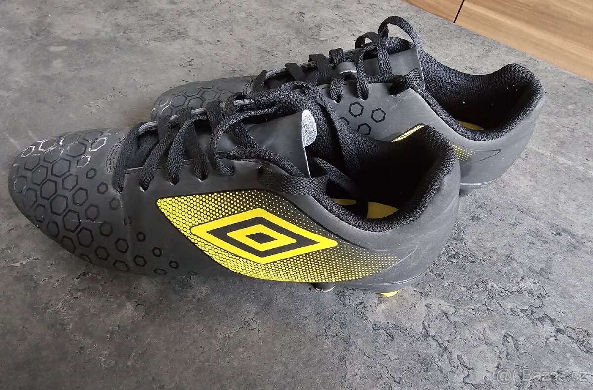 Kopačky Umbro 38.5 - 2