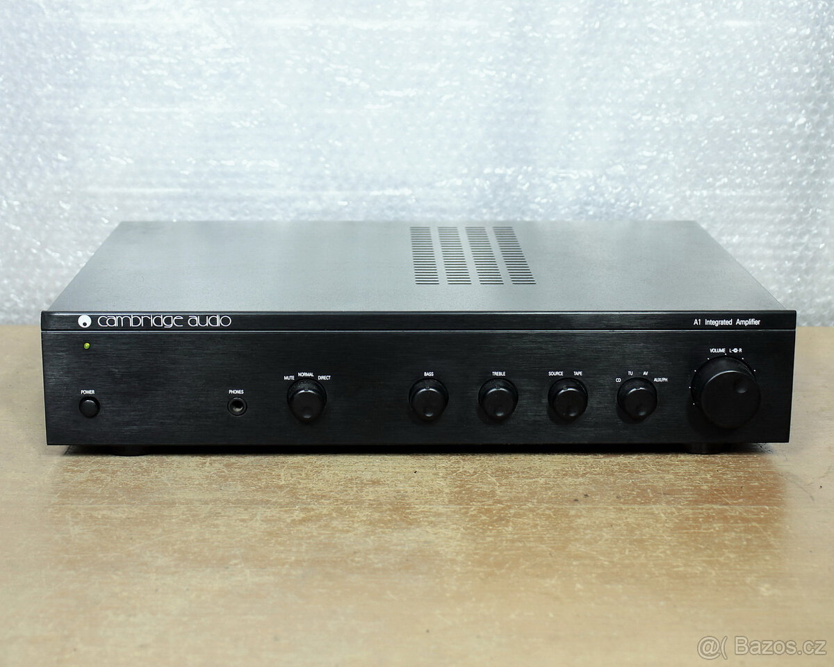Zesilovač Cambridge Audio. - 2