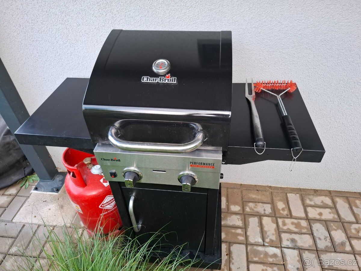 Char-broil plynový gril - 2