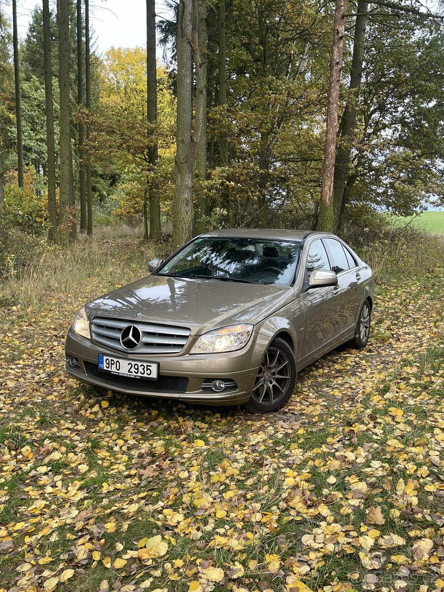 Mercedes w204 C180 1.8 kompresor krásný stav - 2