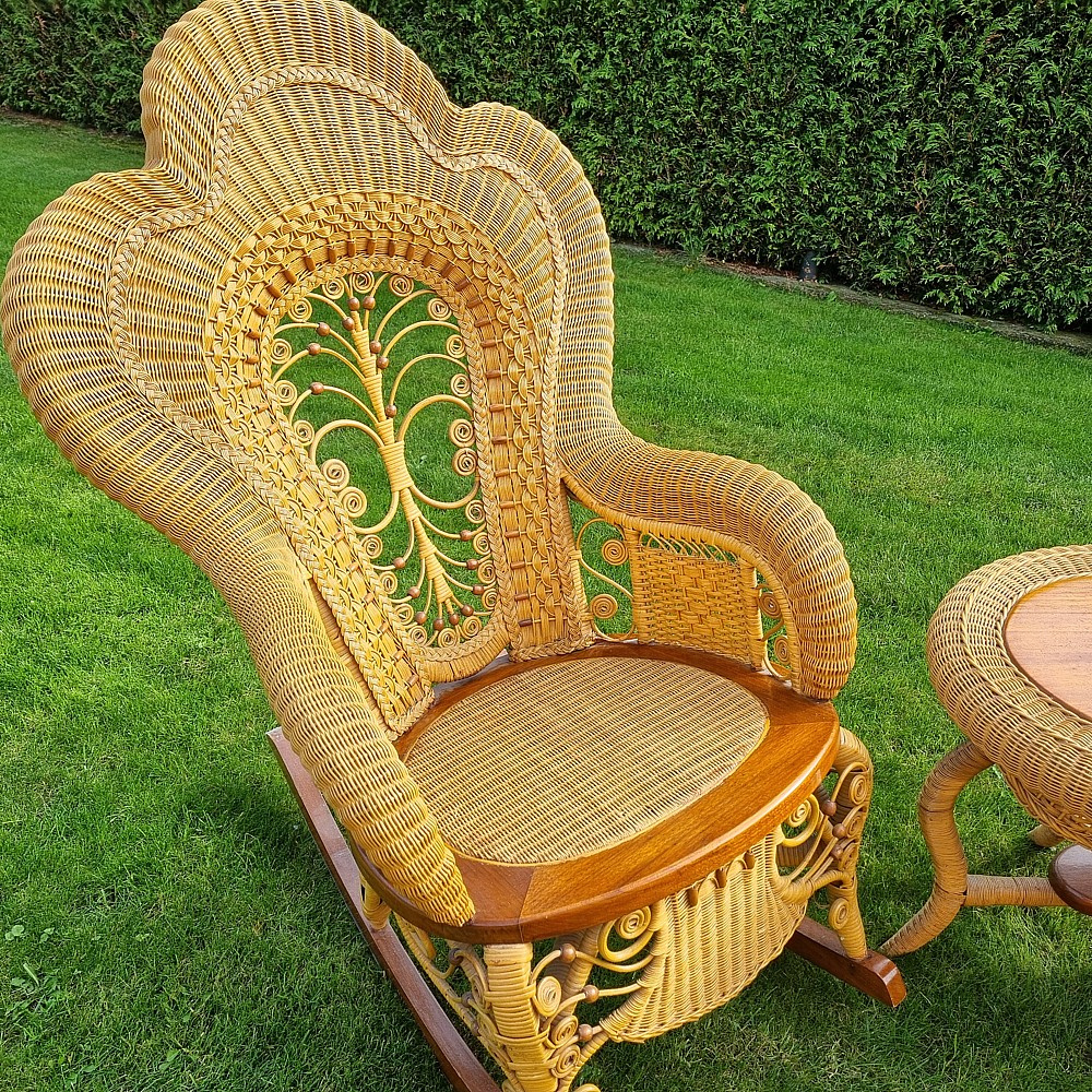 Prodám set 2x velké ratanové křeslo se stolkem - 2