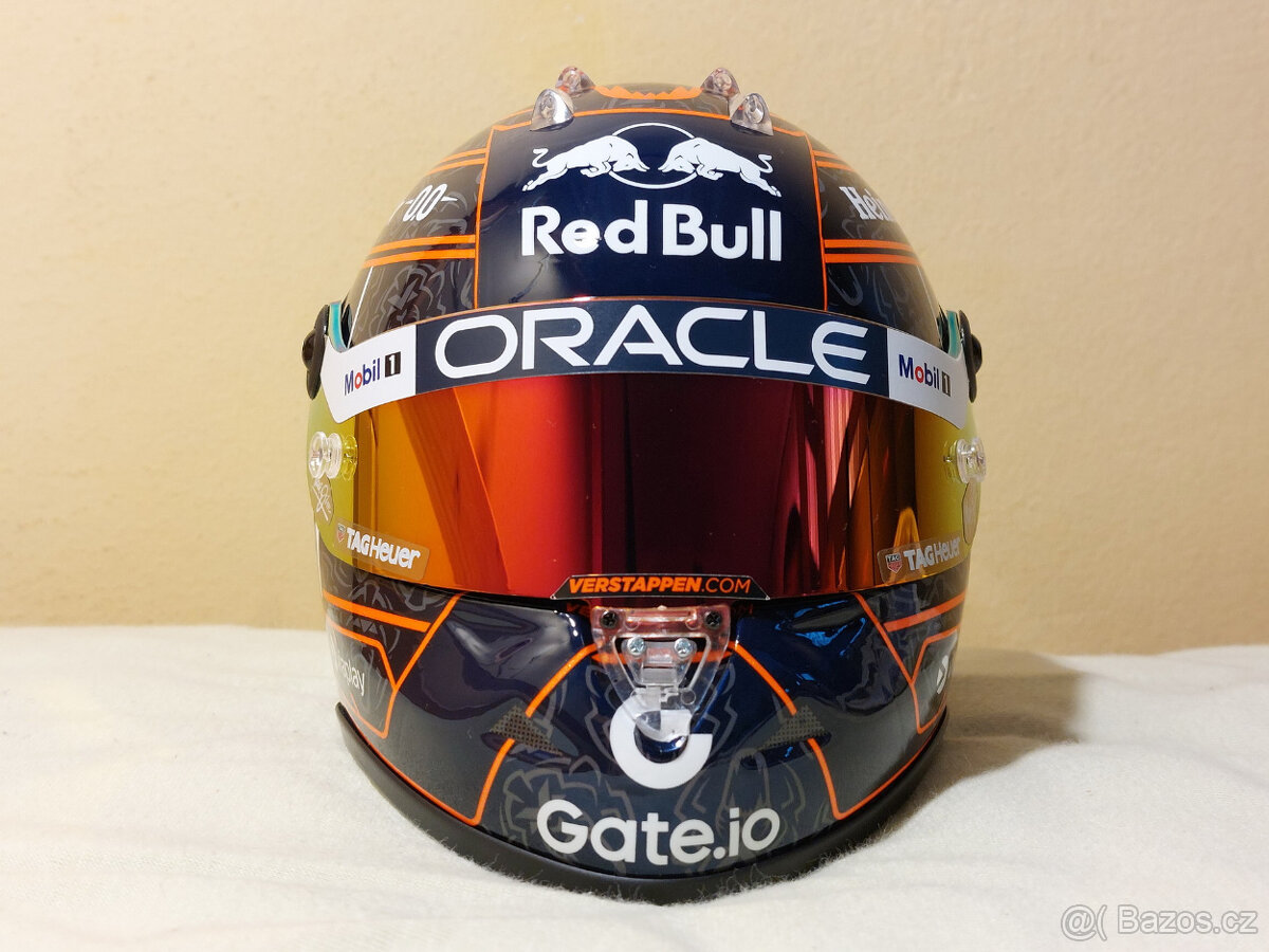 Predám Max Verstappen oranžová 2025 Red Bull F1 helma 1:2 - 2