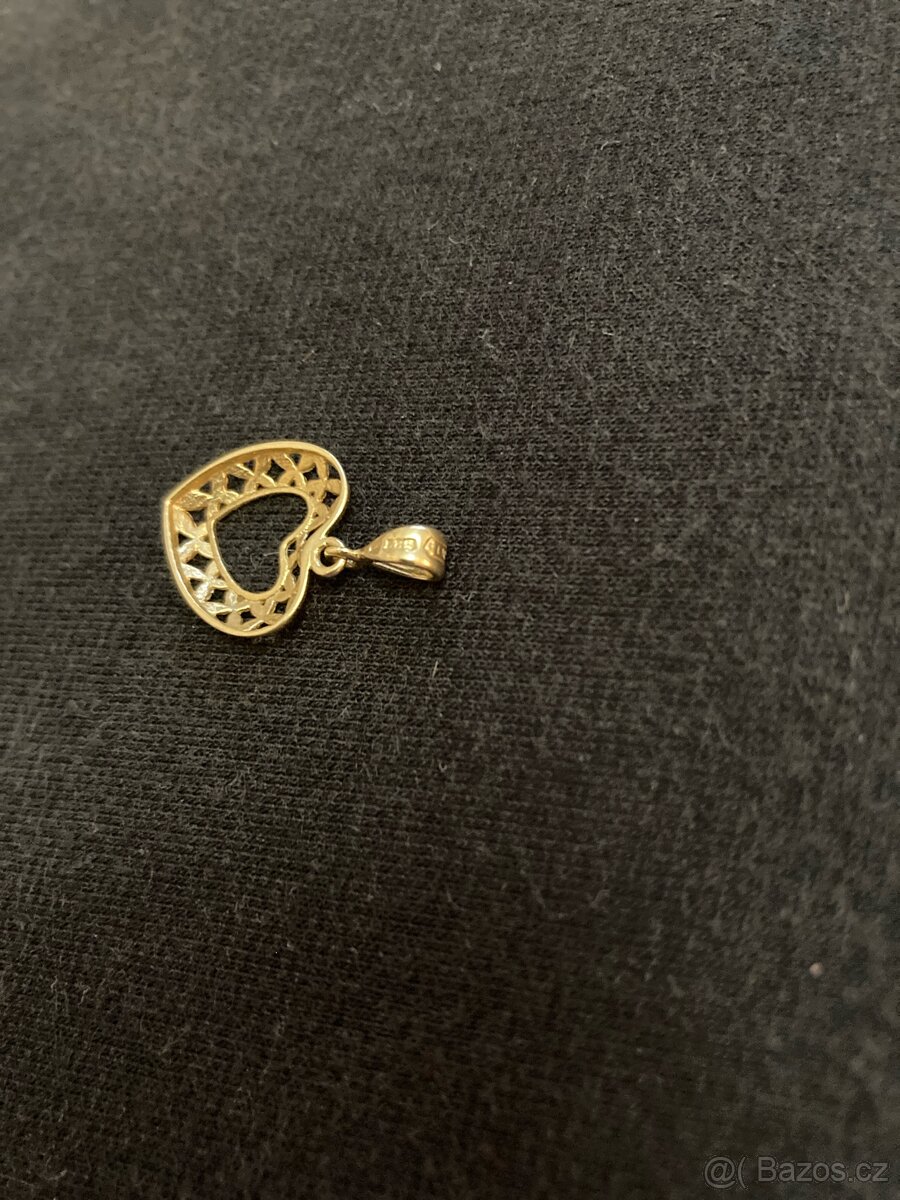 Zlatý přívěsek srdce - 2