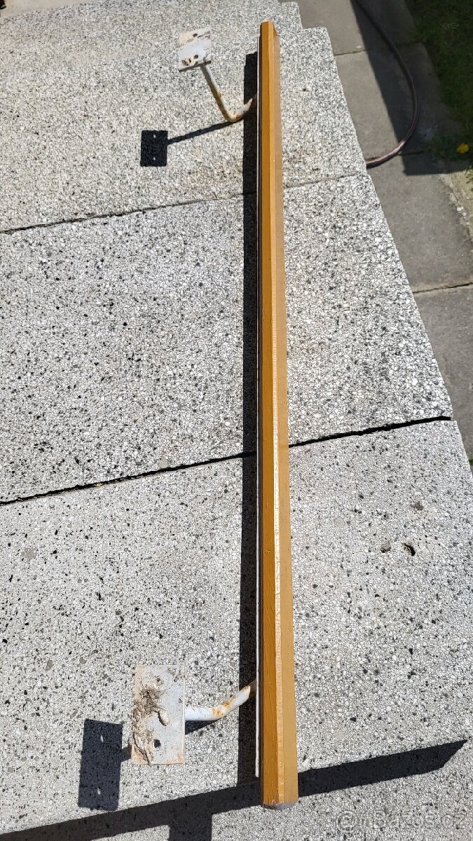 madlo ke schodisti - 2