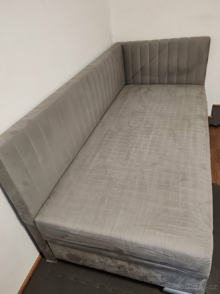 Čalouněná postel s úložným prostorem – pravá - 2