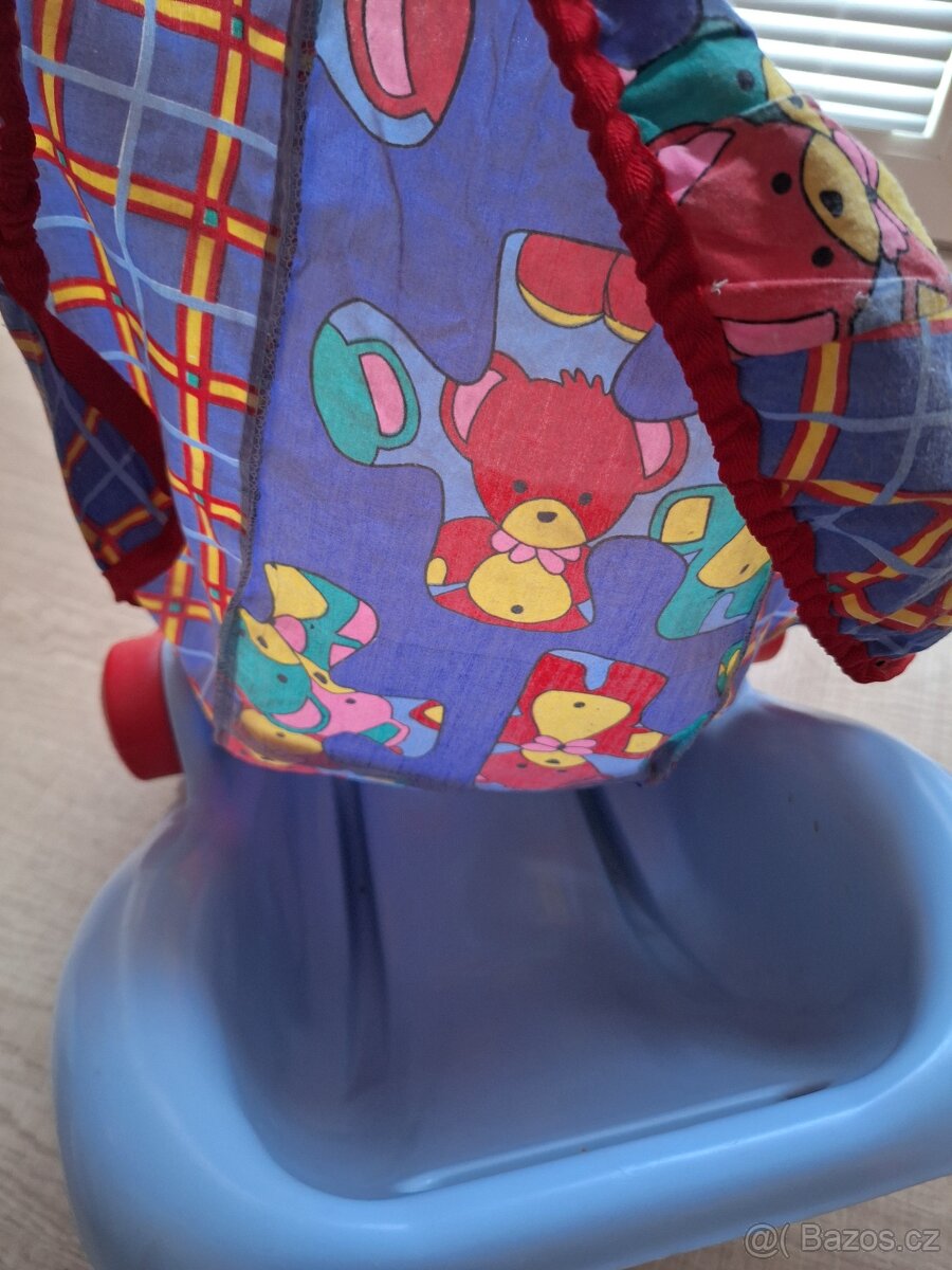 Autosedacka pro panenku - 2