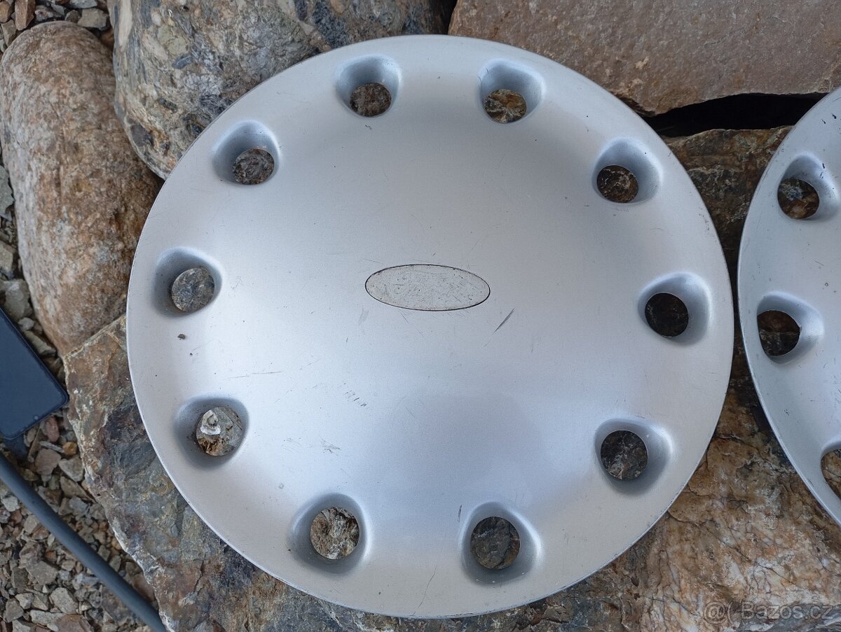 2 poklice,celoplošné kryty kol Ford Sierra, Escort - 2