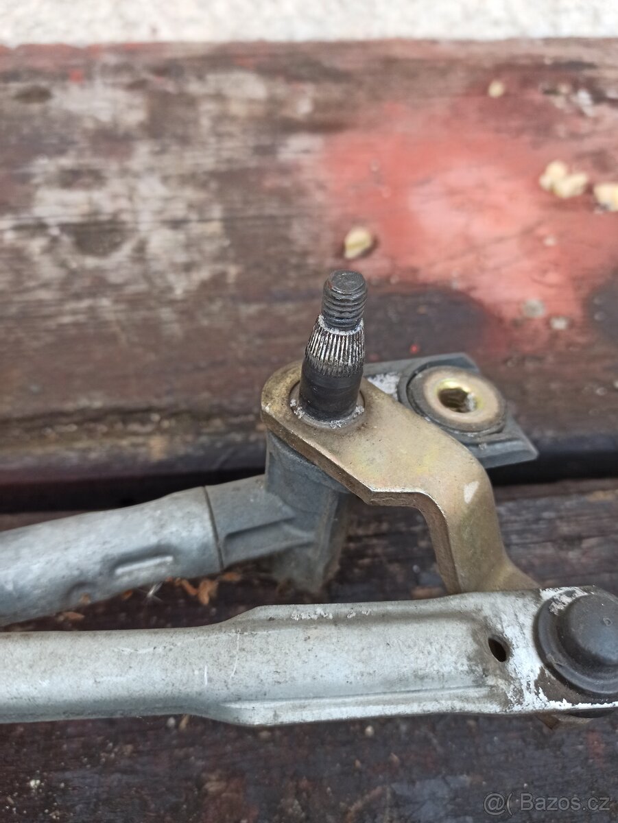 Prodám mechanismus a motorek stěračů Fabia 1 - 2