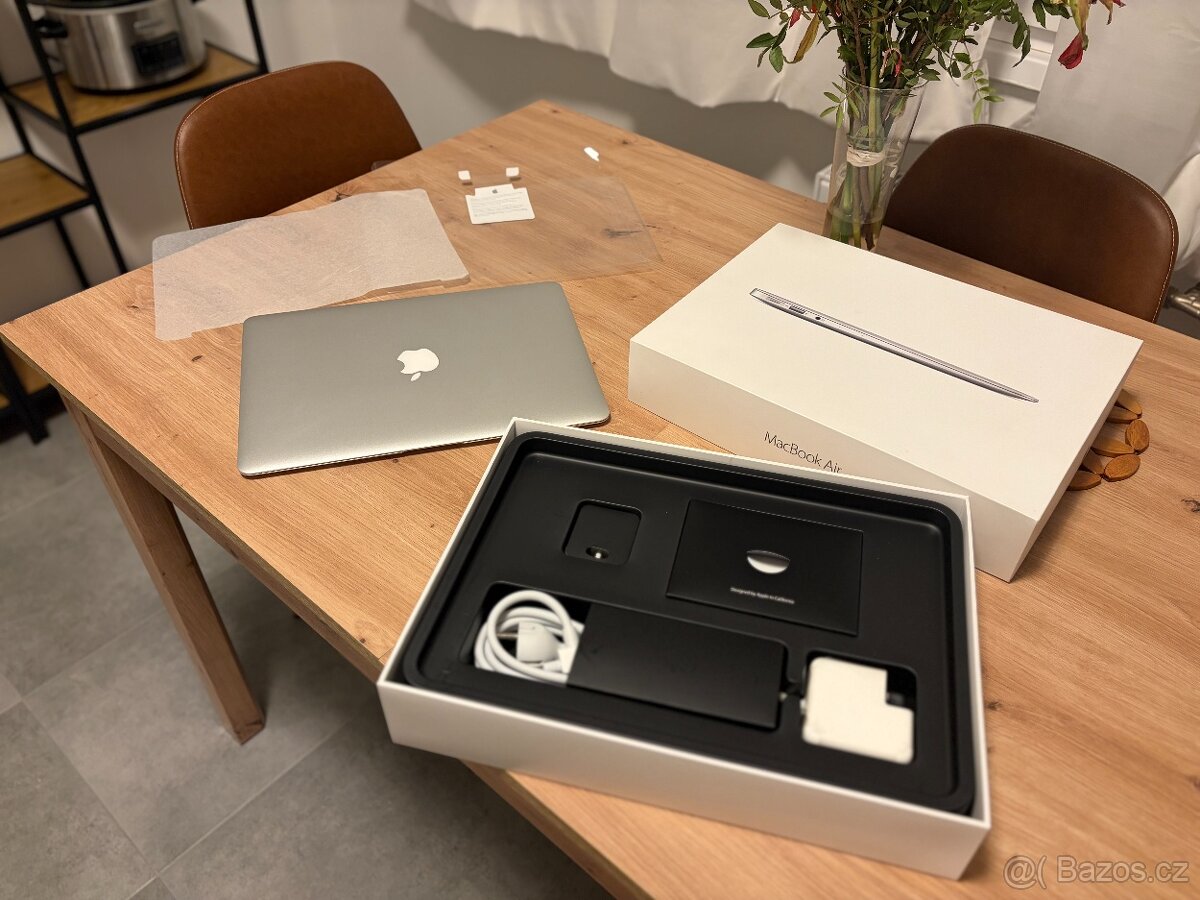 MacBook Air 13" (2017) - 2