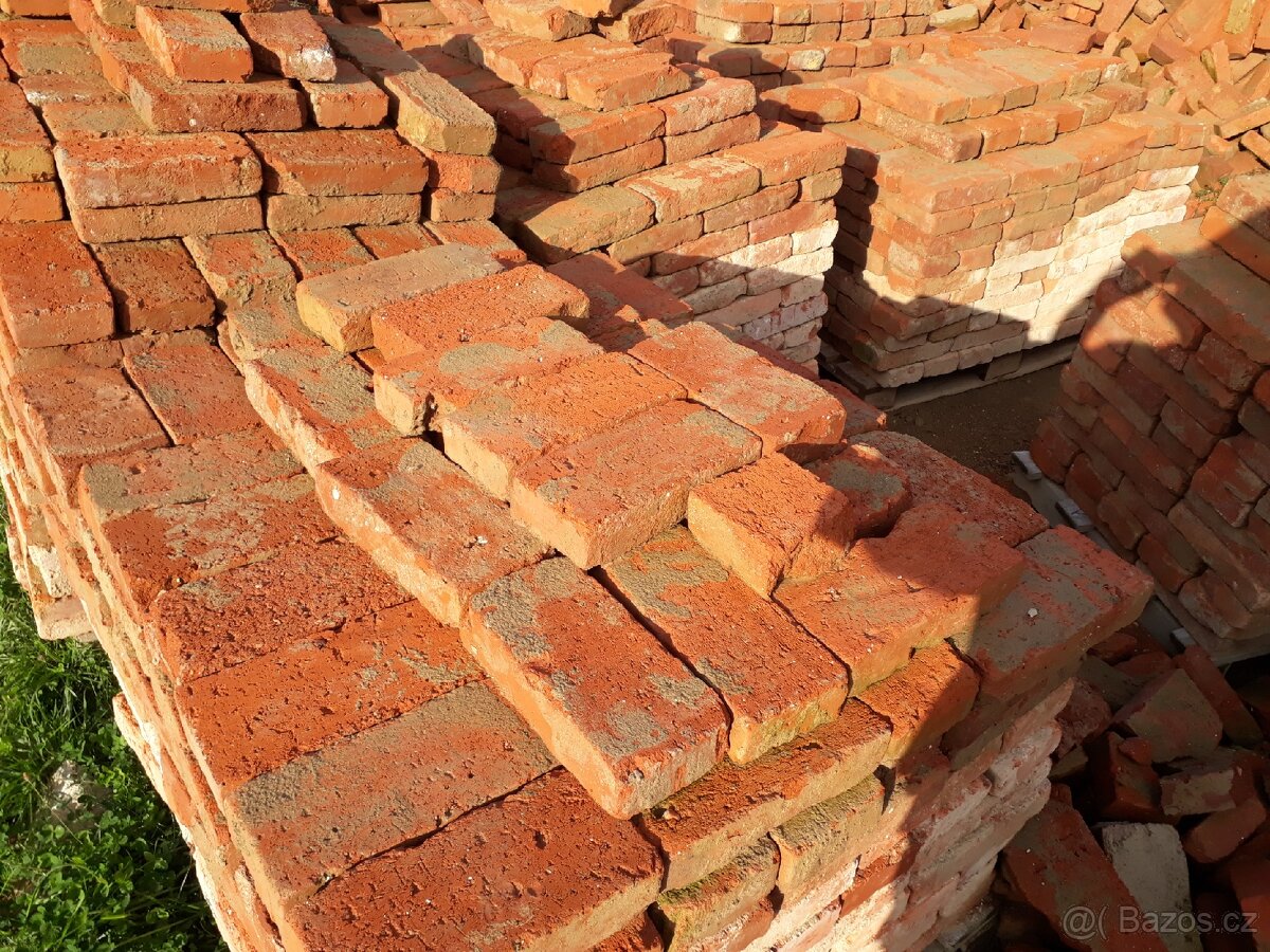 Plné staré cihly - 2