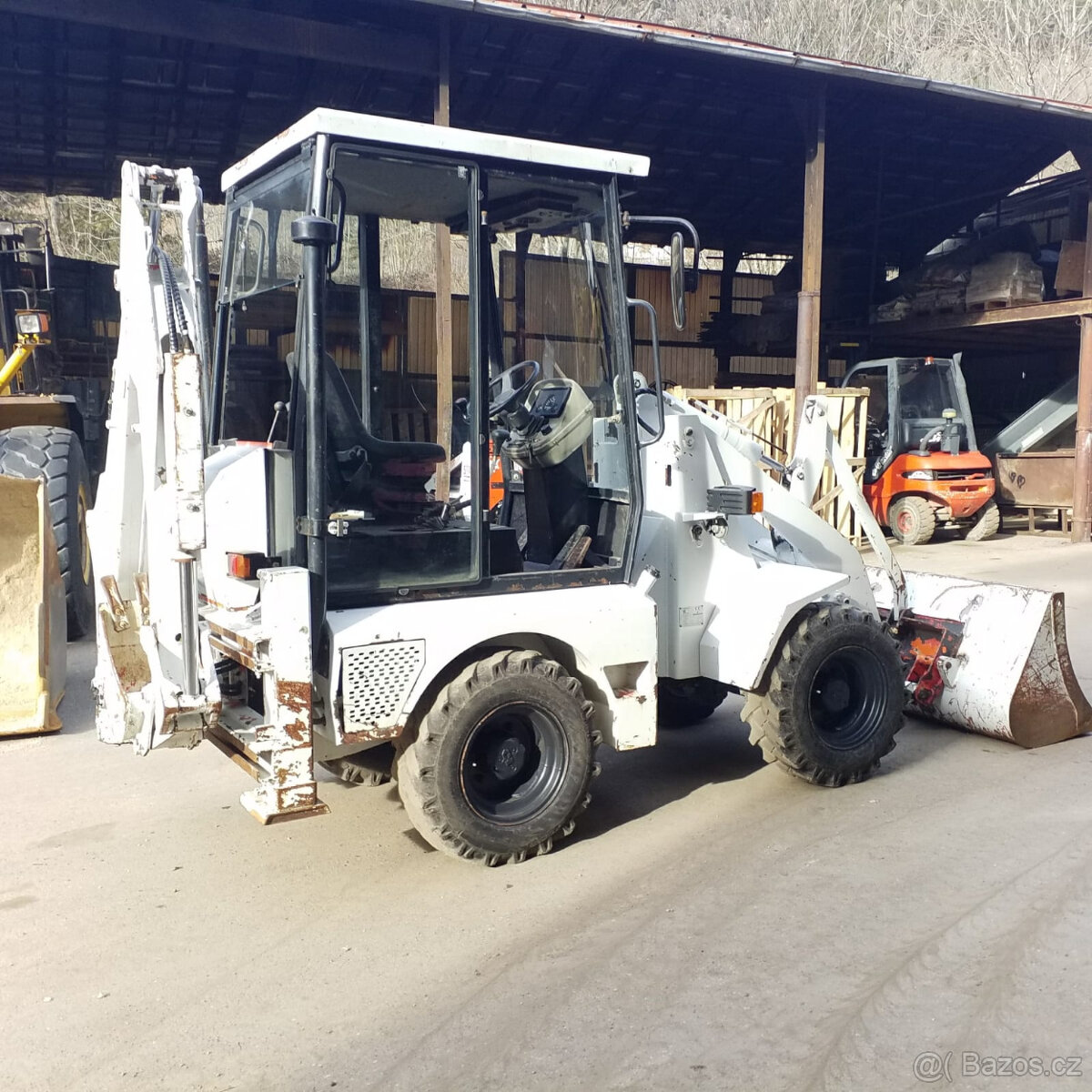 Mini traktorbagr, vaha 3.6t. - 2