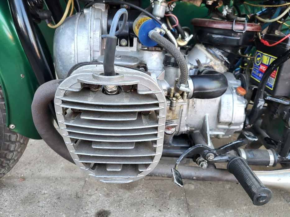 Dněpr Ural MW 750-s uzávěrkou - 2