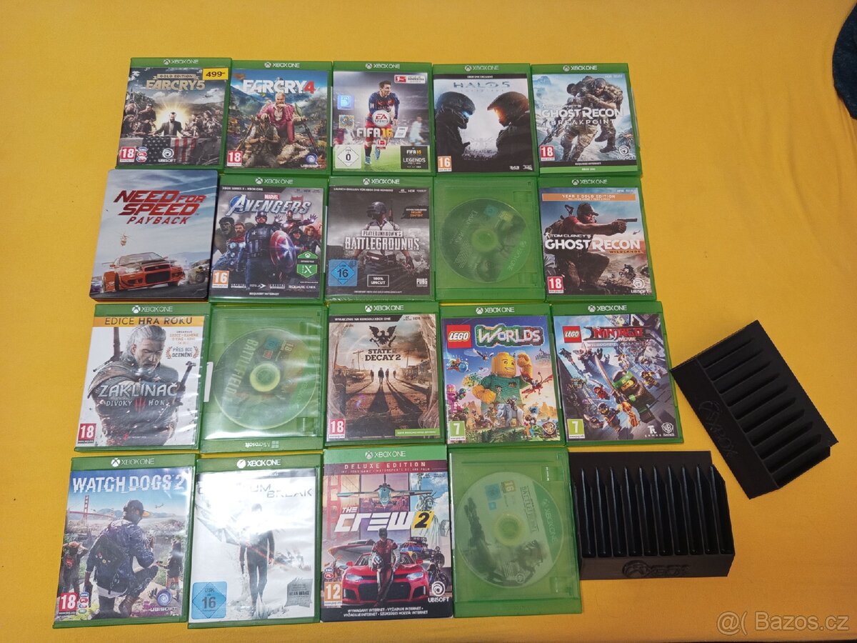 Hry na Xbox+stojánky - 2