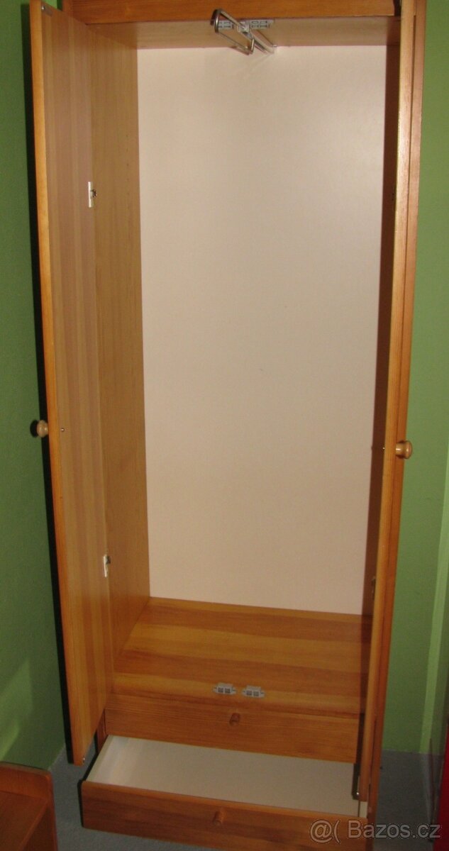Šatní skříň - 2