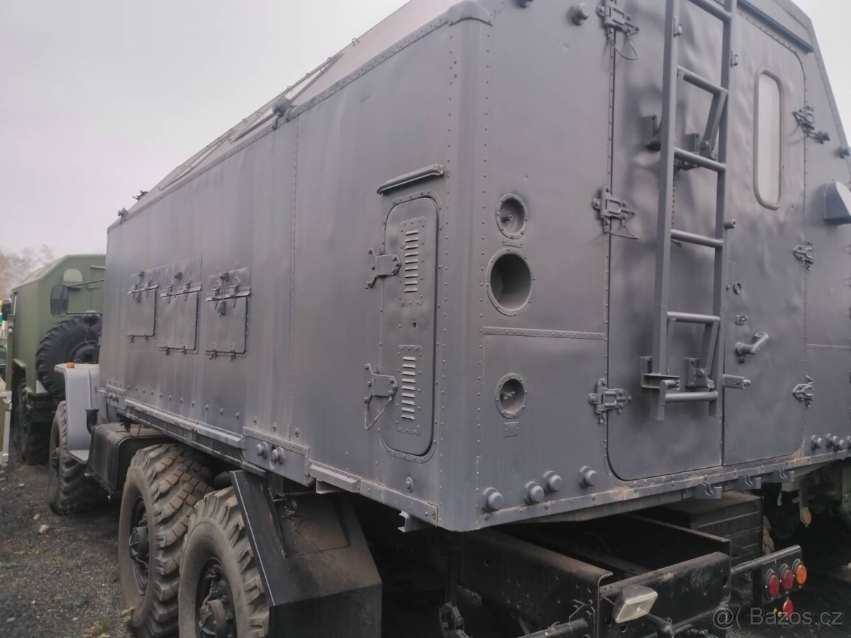 Ural-4320 naftový 6x6 - 2
