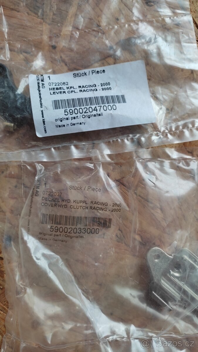 Víčko brzdové kapaliny + páčka dekompresoru KTM r.v2000-2008 - 2