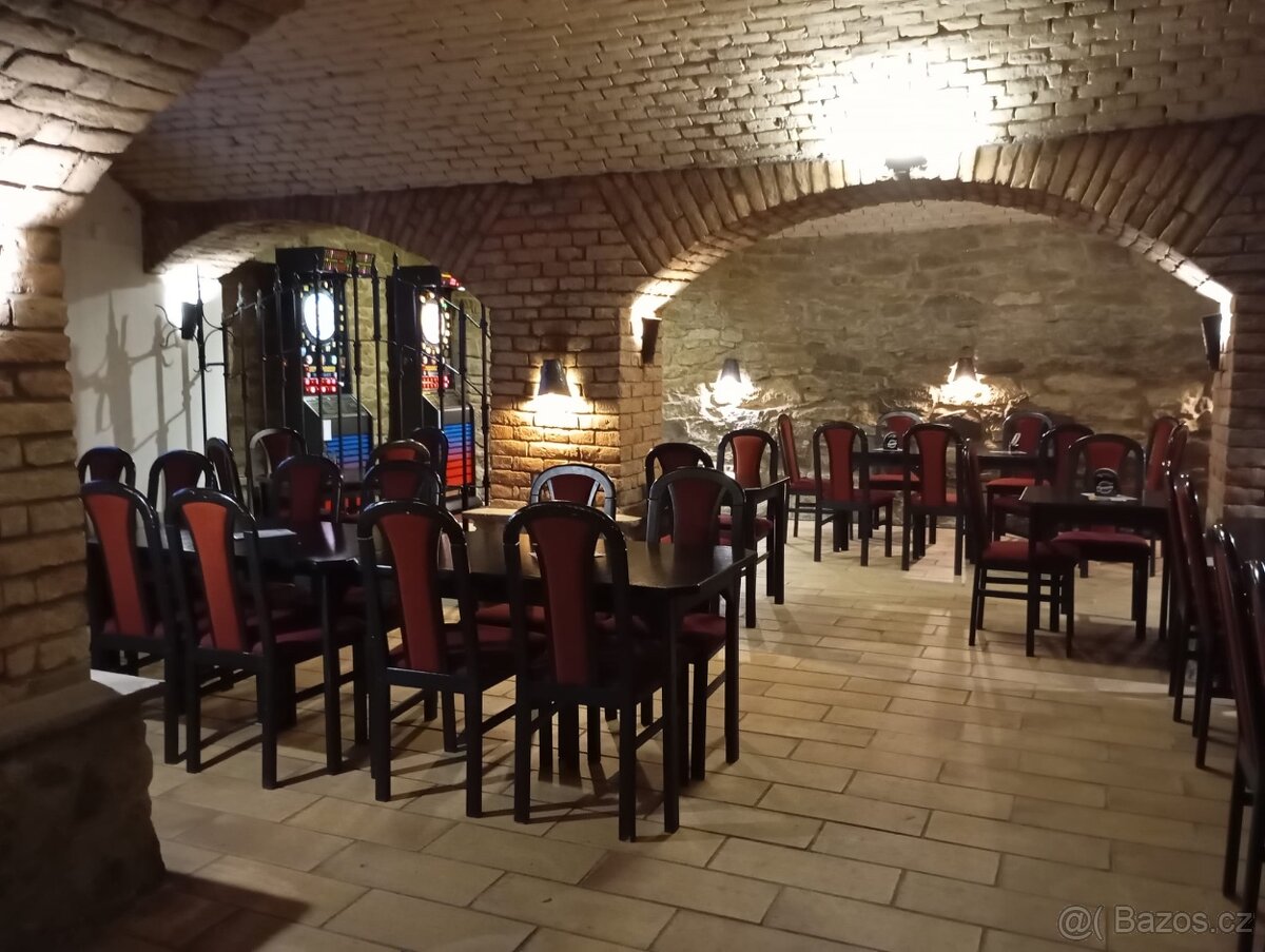 Pronájem zavedené vinárny - 2