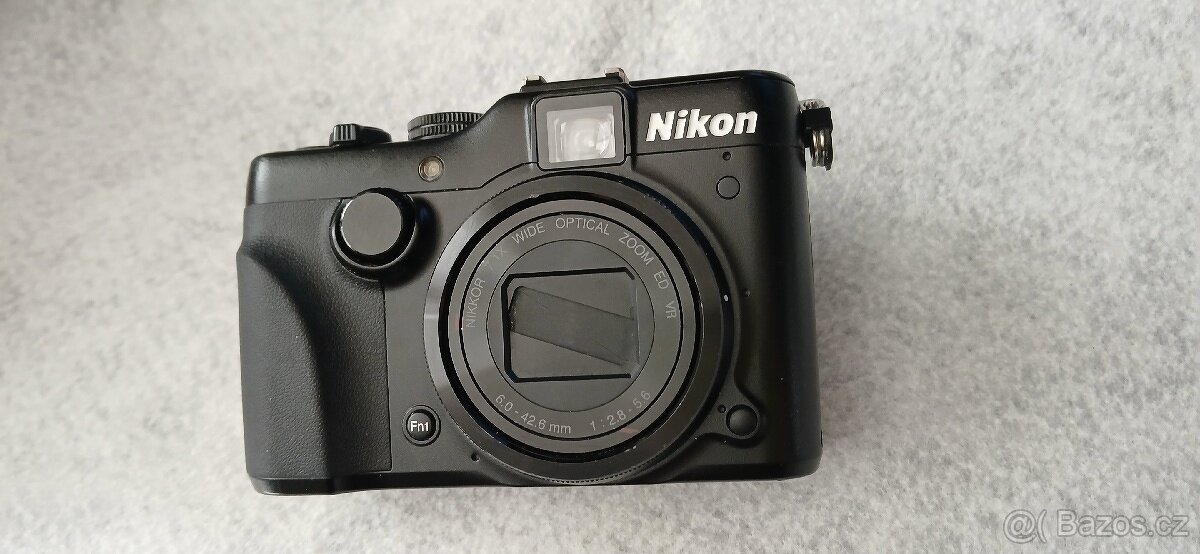 Nikon Coolpix P7100 - 2