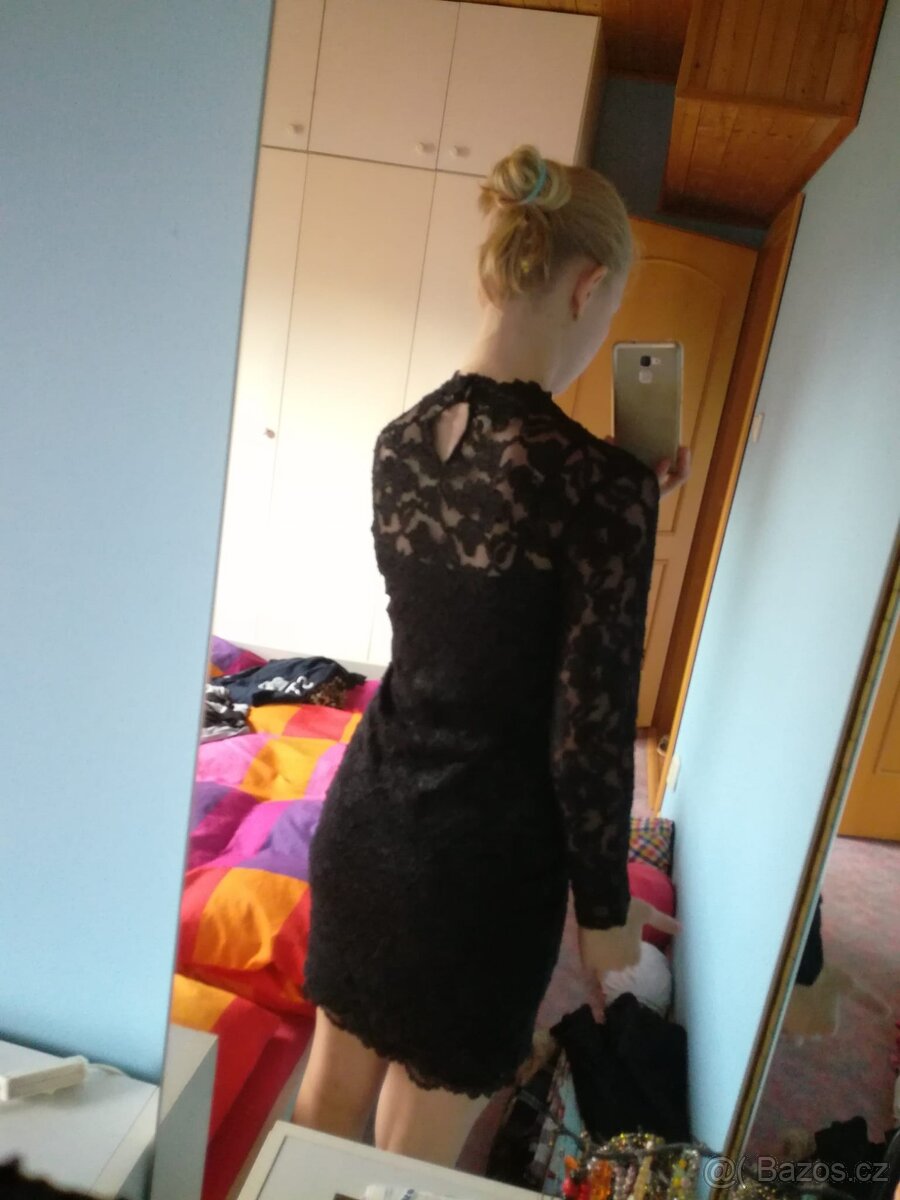 Černé krajkové šaty - 2