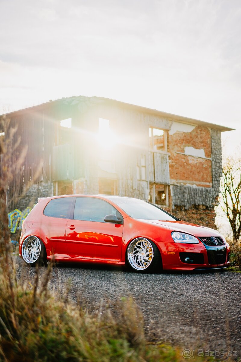 Golf V gti 290ps vzduch Carbon, recaro - 2