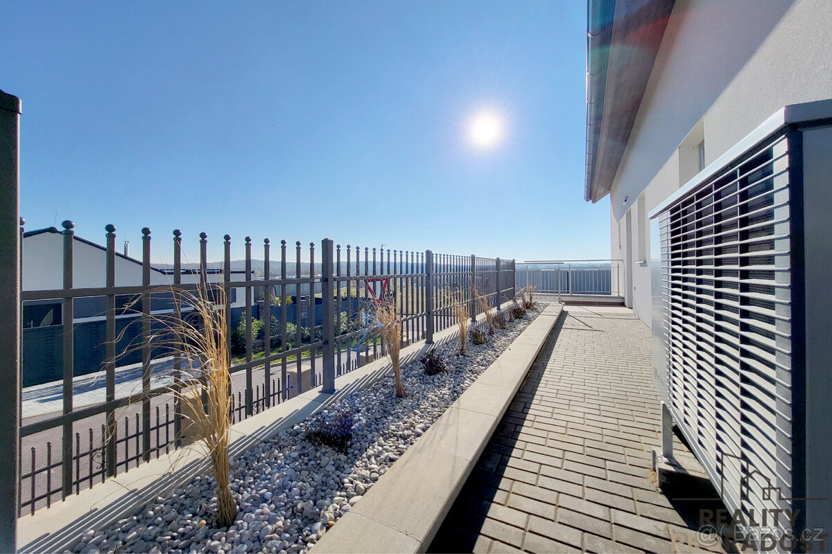 Prodej moderní novostavby domu 5+kk s garáží a pozemkem 958 - 2